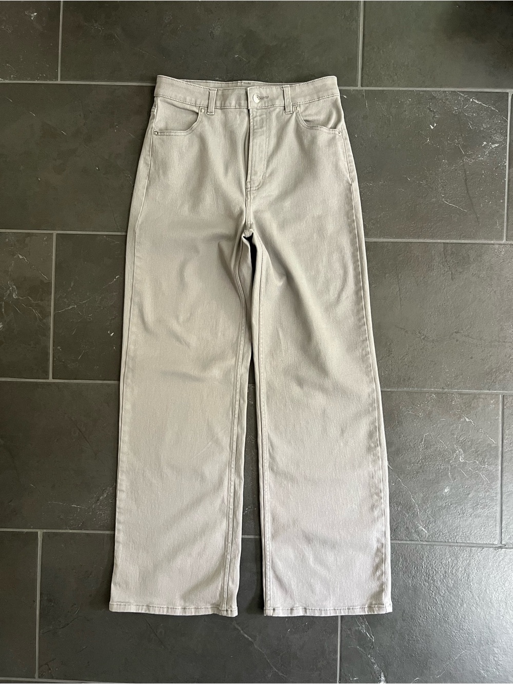 H&M Divided - Classic Wide-Leg Jeans in Light Gray